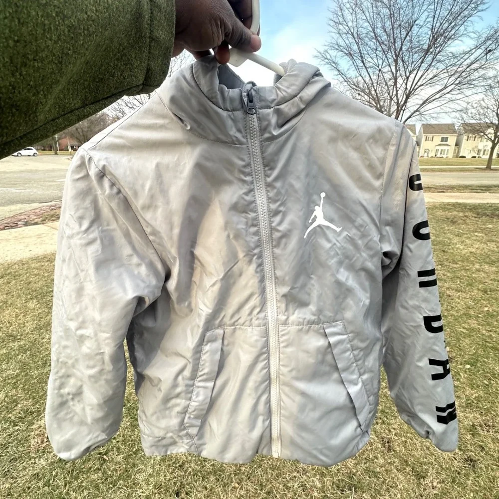 AIR JORDAN BOYS THERMA WINDBREAKER FULL ZIP JACKET Size Small 8-10 Years Gray‎